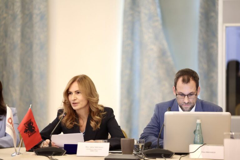 Xhemali takim me shoqëritë e sigurimit për projektligjin “Për veprimtarinë e sigurimit dhe risigurimit”