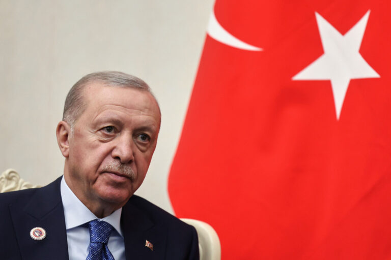 Erdoğan ashpërson tonet ndaj Greqisë: Çmilitarizoni ishujt e Egjeut, mos e ngatërroni qetësinë me dobësinë