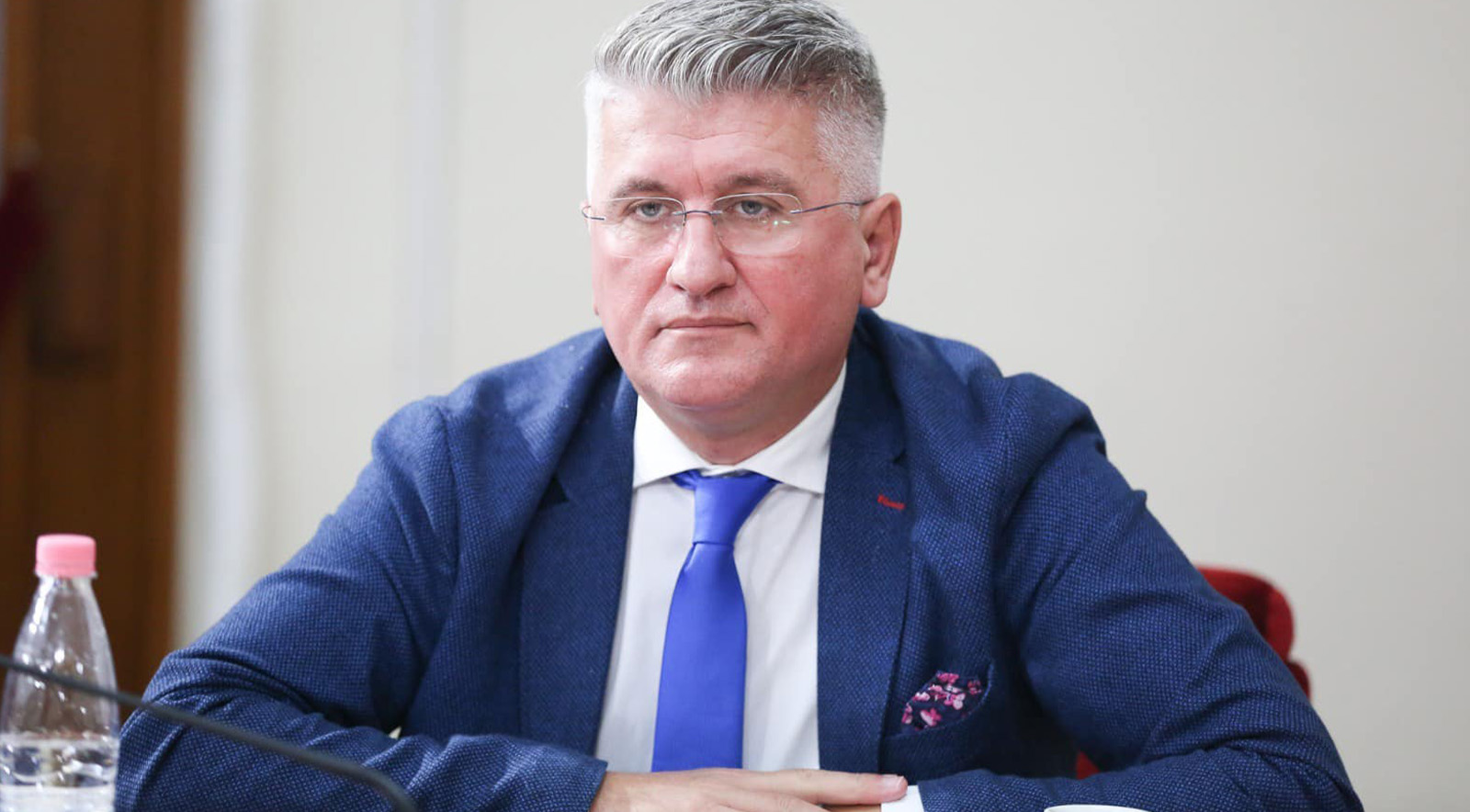 konferenca-e-kryetareve-ironia-e-gjekmarkajt-drejt-mazhorances-ligjet-tuaja-jane-besa-e-gysit-dhe-prania-besnike-e-projektuar-nga-sekseri-i-armeve-ron-yeffet
