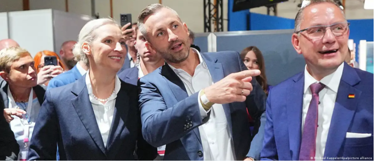 Spaho: Fashistë janë këta që protestojnë në Tiranë dhe duan të rrëzojnë qeverinë legjitime nëpërmjet rrugës dhe revolucionit dhe që Sali Berisha i mbështet…