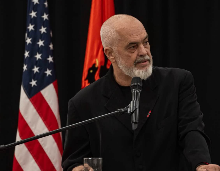 Takimi me shqiptarët në Michigan, Rama poston fotot: Faleminderit për mikpritjen mbresëlënëse (video)