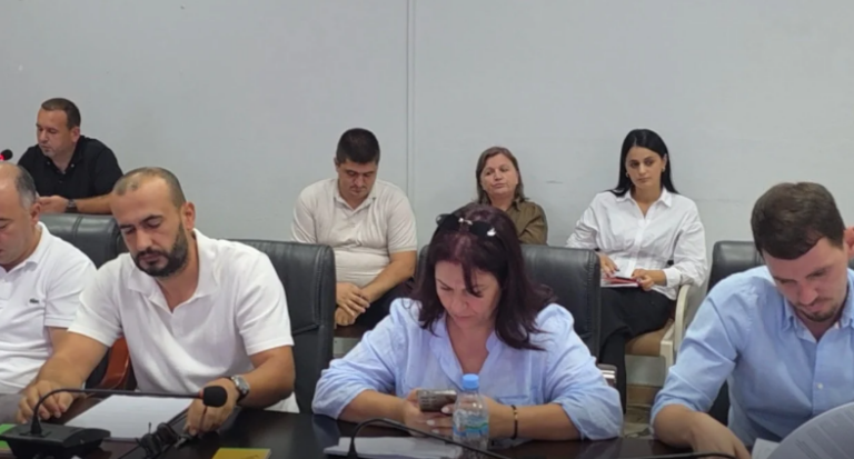 Këshilli i Bashkisë Mat voton PRO për bashkimin me Klosin