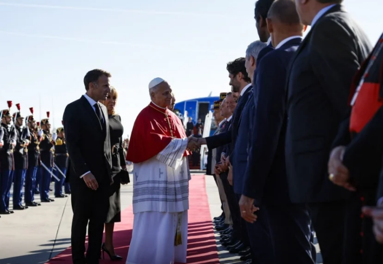 Papa Leone XIV mbërrin në Francë, vizita e parë apostolike në 18 vjet