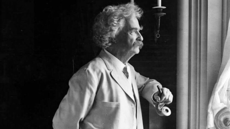 Mark Twain, shkrimtari që mbajti plagë të pashërueshme dhe la pas trashëgiminë më të ndritshme të humorit dhe të fjalës së lirë