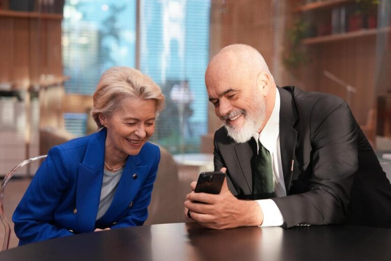 Presidentja e KE-së rikthehet në Shqipëri, Von der Leyen lë jashtë agjendës Serbinë