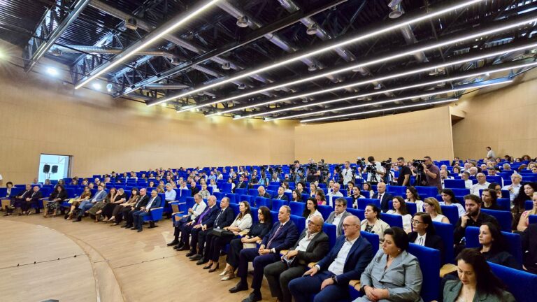 Gjyqtarët ultimatum institucioneve: Pagat duhet të zhbllokohen, vendimi i Kushtetueses të zbatohet menjëherë