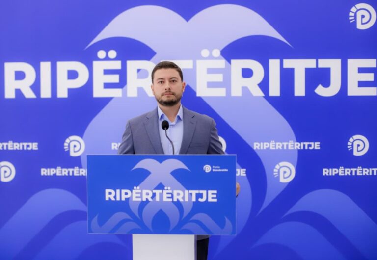 PD: Rama u izolua në New York, aleatët i kthyen shpinën. Regjimi i tij është i braktisur brenda dhe jashtë vendit