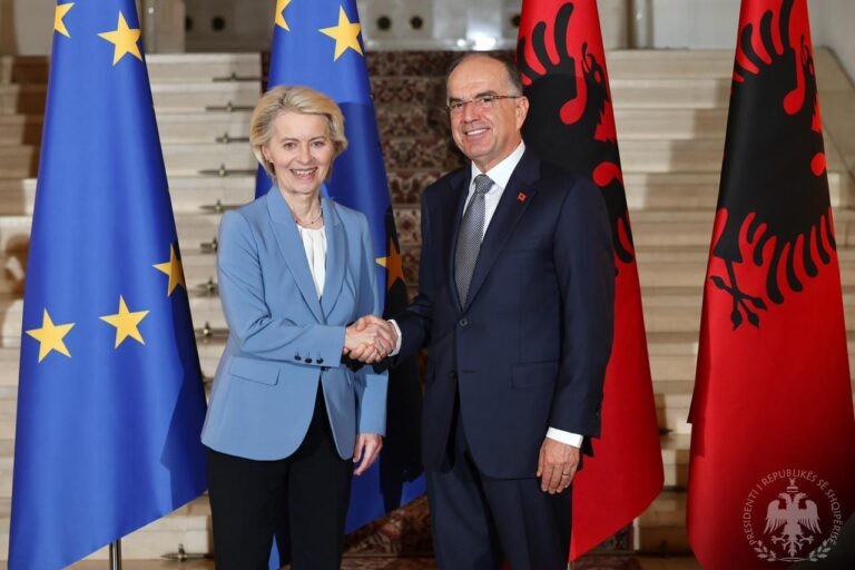 Presidenti Begaj pret Von der Leyen: Shqipëria synon mbylljen e negociatave me BE-në deri në 2027