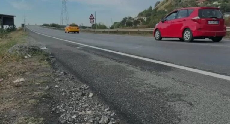 Aksident fatal në aksin Elbasan-Peqin, makina përplas për vdekje këmbësoren