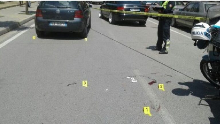 Aksident i rëndë në Pezë-Helmës, humb jetën 15-vjeçari, plagoset 16-vjeçari