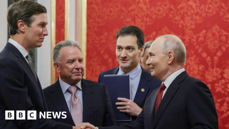 Emisarët amerikanë takohen me Putinin në Moskë për paqe në Ukrainë