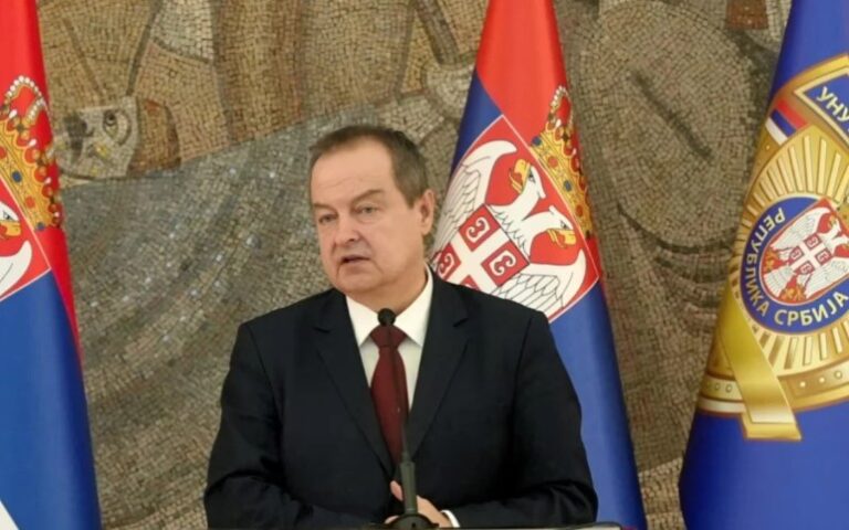 Serbia reagon pas dënimeve në Hagë