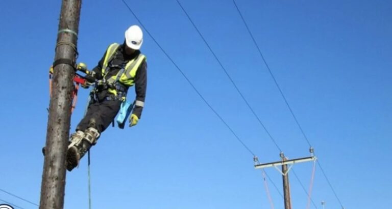 Ra në kontakt me energjinë gjatë riparimit të linjës elektrike, humb jetën 32-vjeçari në Belsh