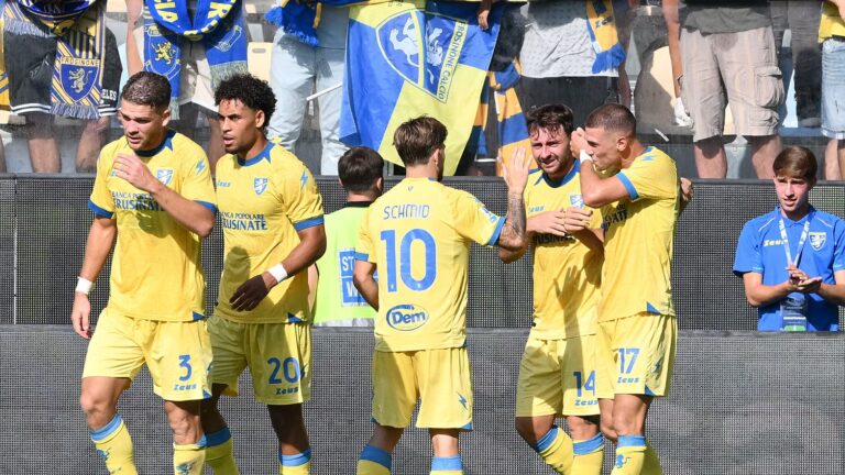 Frosinone i shkakton humbjen e parë Comos në Seria A