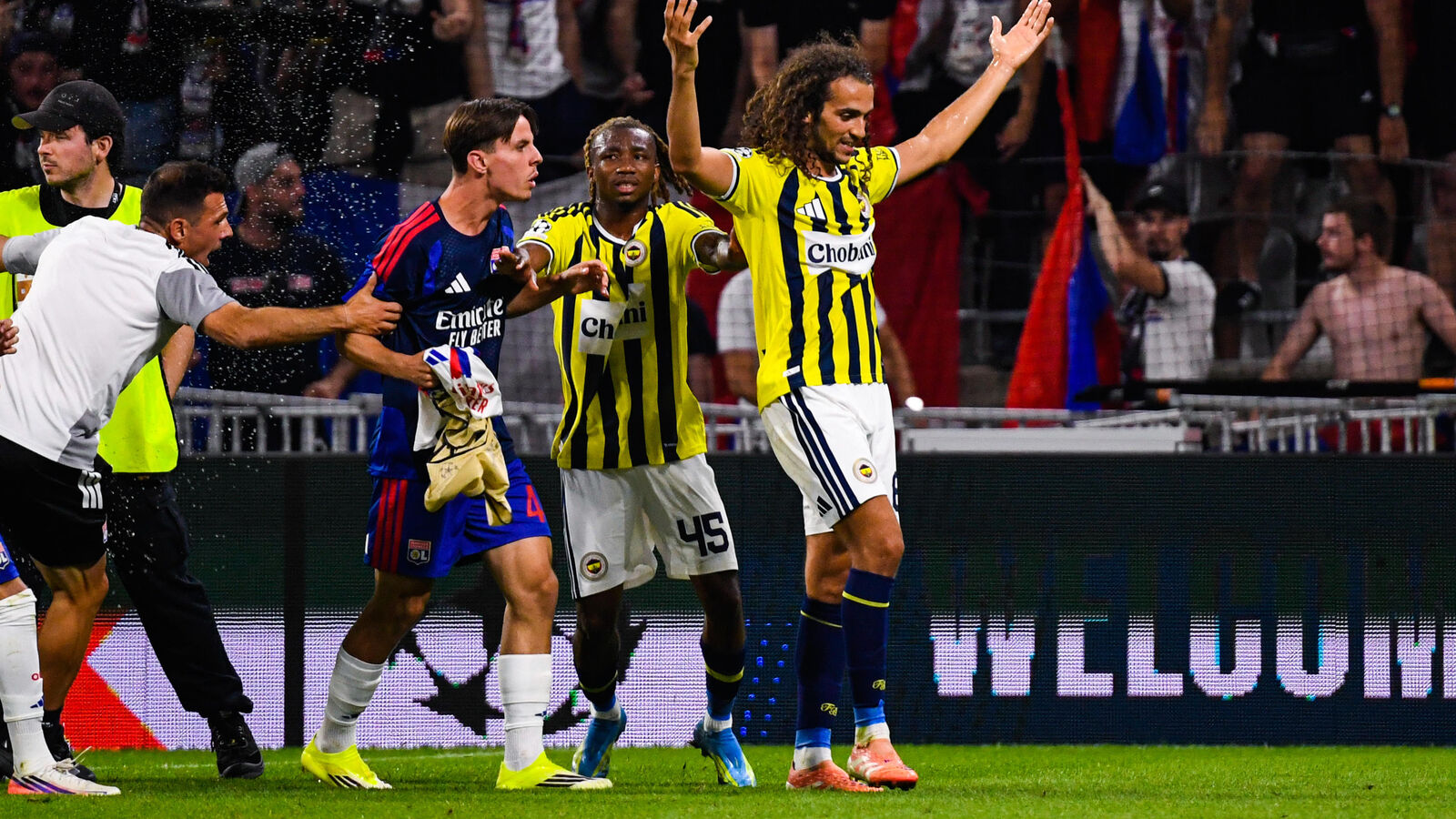 UEFA hap procedim disiplinor ndaj Guendouzit dhe Greenwood pas ndeshjes Fenerbahçe Lyon