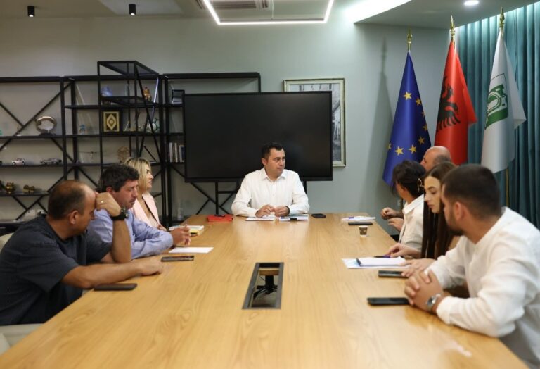 Bashkia Elbasan, pilot për përdorimin e Inteligjencës Artificiale në transparencë dhe llogaridhënie