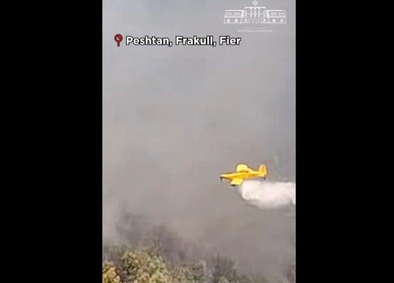 Nufi: Nën kontroll zjarri në Peshtan të Fierit, ndërhyrje nga ajri me avion dhe helikopter