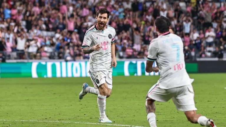 Messi nuk di të ndalet, shënon golin e 928 në karrierë (VIDEO)