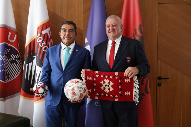 I dërguari i Trump viziton FSHF-në, Armand Duka: Futbolli promovon Shqipërinë në arenën globale
