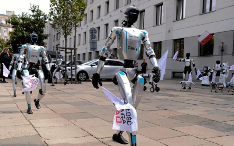 Robotët dalin në protestë në Varshavë: Mbroni vendet e punës!