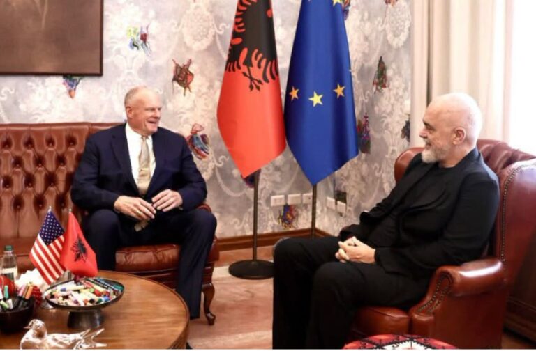 Takimi i parë i ambasadorit të SHBA-së, Eric Wendt i shkon Ramës në zyrë