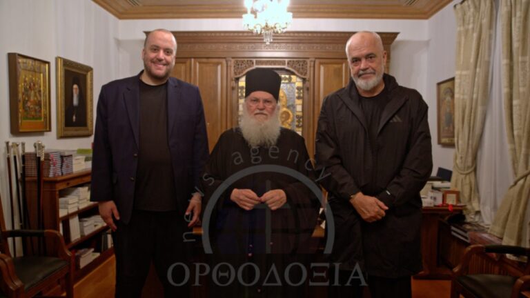 Edi Rama viziton Malin Athos, takohet me drejtuesit e Vatopedisë
