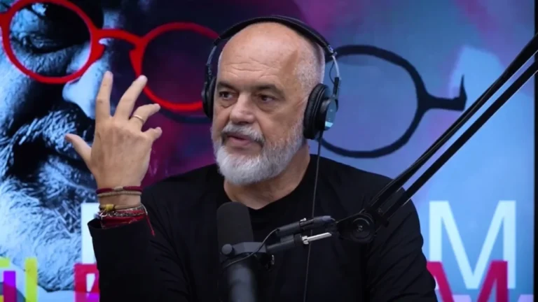 Rama: Kemi gjithnjë e më pak mësues, profesori i matematikës drejt “humanoidit”