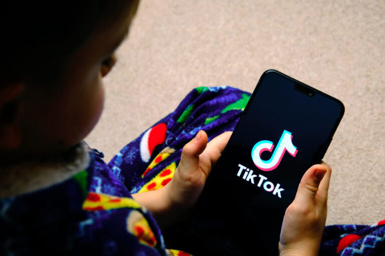 TikTok shmang gjyqin në Alabama, mbrojtja e fëmijëve përmes kufizimeve i kushton 100 deri në 300 milionë dollarë