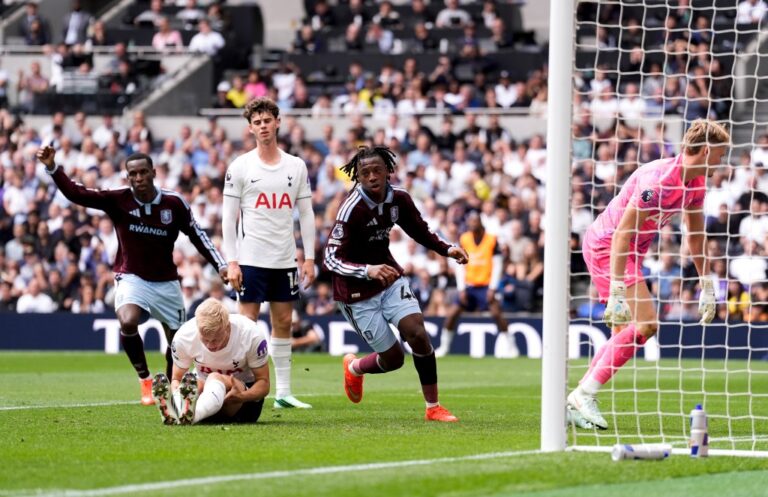 Aston Villa përmbys Tottenhamin në një ndeshje spektakolare