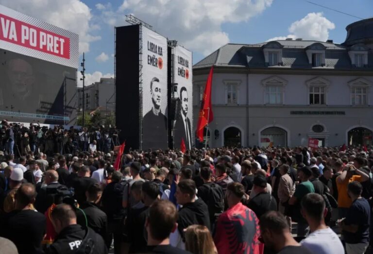 Nis protesta në Prishtinë kundër dënimit të ish-krerëve të UÇK-së nga Gjykata Speciale
