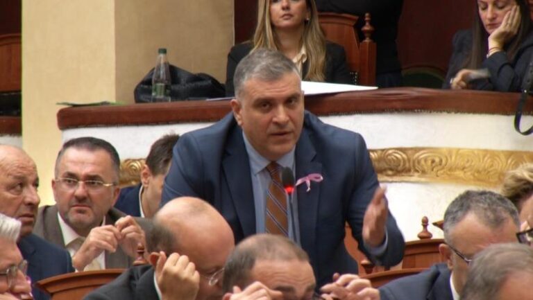 Blushi me deklaratë të fortë: Rama sot është këtu, shpresoj që Braçe të dalë gjallë