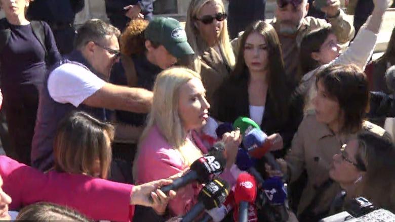 Pedagogët në protestë, drejtoresha e MIA-s del te Kryeministria: Dyert janë të hapura për dialog