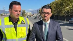 Përfundon rruga Kombinat-Pezë, ministri Karakaçi: Në nëntor hapet gara për segmentin deri në Plepa
