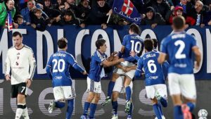 Como turpëron Manchester United, fitore spektakolare 4-1 në Champions League
