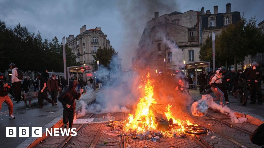 Pothuajse 1000 të arrestuar pas përleshjeve në një tjetër ditë protestash masive në Francë