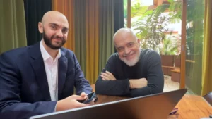 Rama prezanton “Diellën e re”: “Ju dëgjoni muzikë, ajo kryen shërbimin”