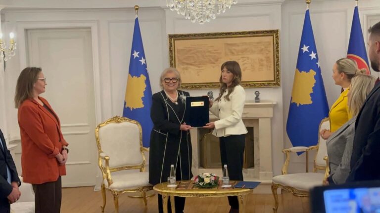 Justina Shiroka-Pula merr detyrën si Presidente e Kosovës