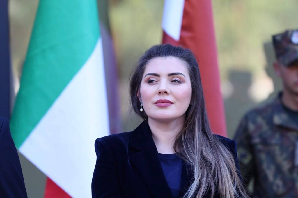 Zv.ministrja e Mbrojtjes: Normale të ketë pakënaqësi, por zgjidhja bëhet përmes dialogut