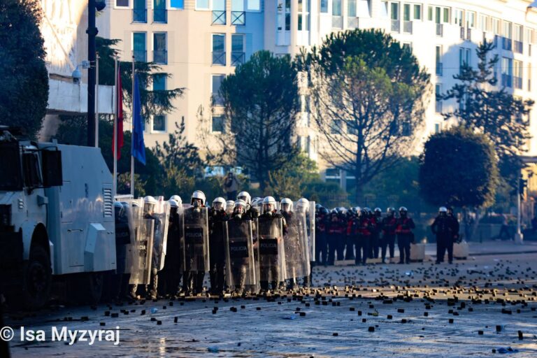 AMP: Po verifikojmë çdo rast të dyshuar për shkelje ligjore nga punonjësit e Policisë së Shtetit gjatë protestave