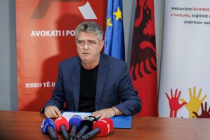 ”Të identifikohen policët”, Avokati i Popullit kërkon pamjet nga protesta: Të miturve iu shkelën të drejtat
