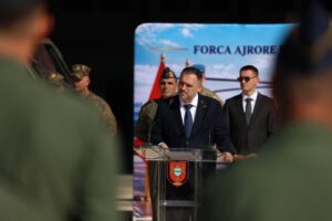 Kontingjenti i parë shqiptar i helikopterëve niset në misionin e NATO-s, Nufi: Angazhimi ynë mbetet i palëkundur