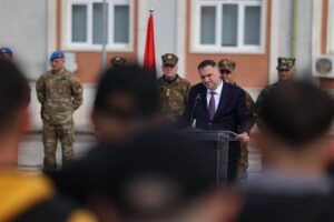 250 rekrutë nisin stërvitjen bazë, ministri Nufi: Një vendimmarrje jo e lehtë