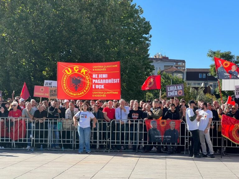Protestat kundër dënimit të ish-krerëve të UÇK, BE: Tubimet paqësore, e drejtë themelore në një shoqëri demokratike