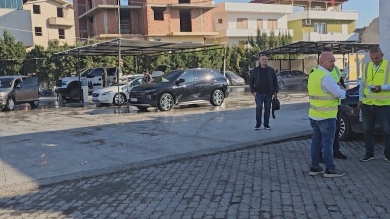 AKUK vendos afat për lavazhot: Shkëputni lidhjet e ujit deri më…