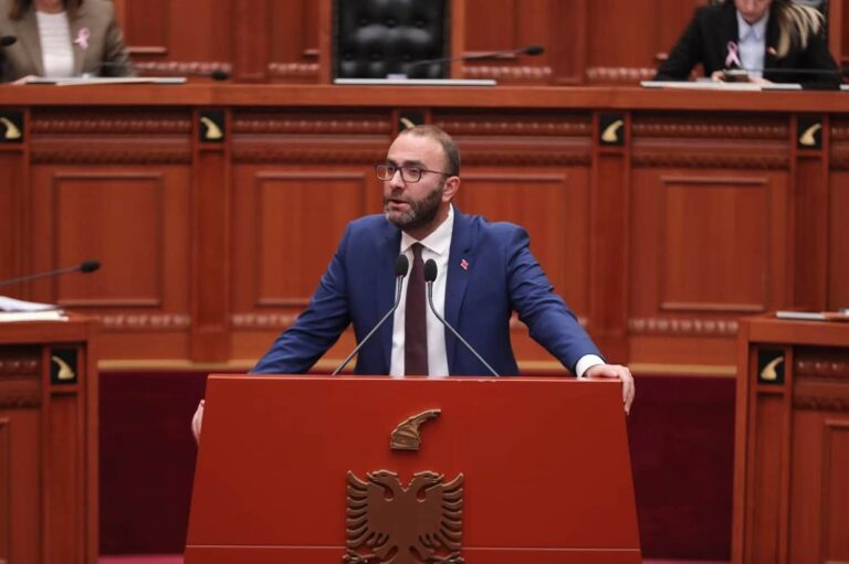 Tensionet në Bulevard, Bardhi akuzon drejtorin e Policisë: Po lufton me mjete kafshërore
