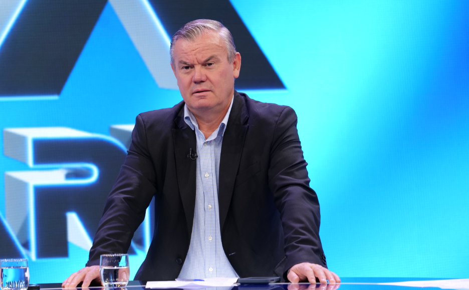 Lesi te emisioni  Të Paekspozuarit   Studentët dhe rinia të krijojnë parti politike dhe ta rrëzojnë sistemin me votë  Jam me studentët