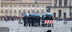 Italia në alarm nga protestat e dhunshme, mobilizohet edhe ushtria