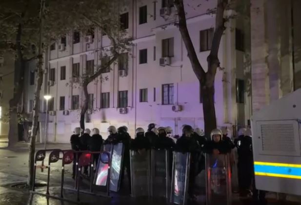 Policia vijon të mbajë në gatishmëri Tiranën, edhe pas shpërndarjes së protestuesve