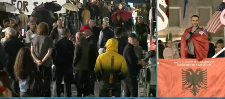 Protesta para Kryeministrisë, aktivisti nga Fushë-Arrëzi: 85 kriminelë pushkatuan 15 bashki