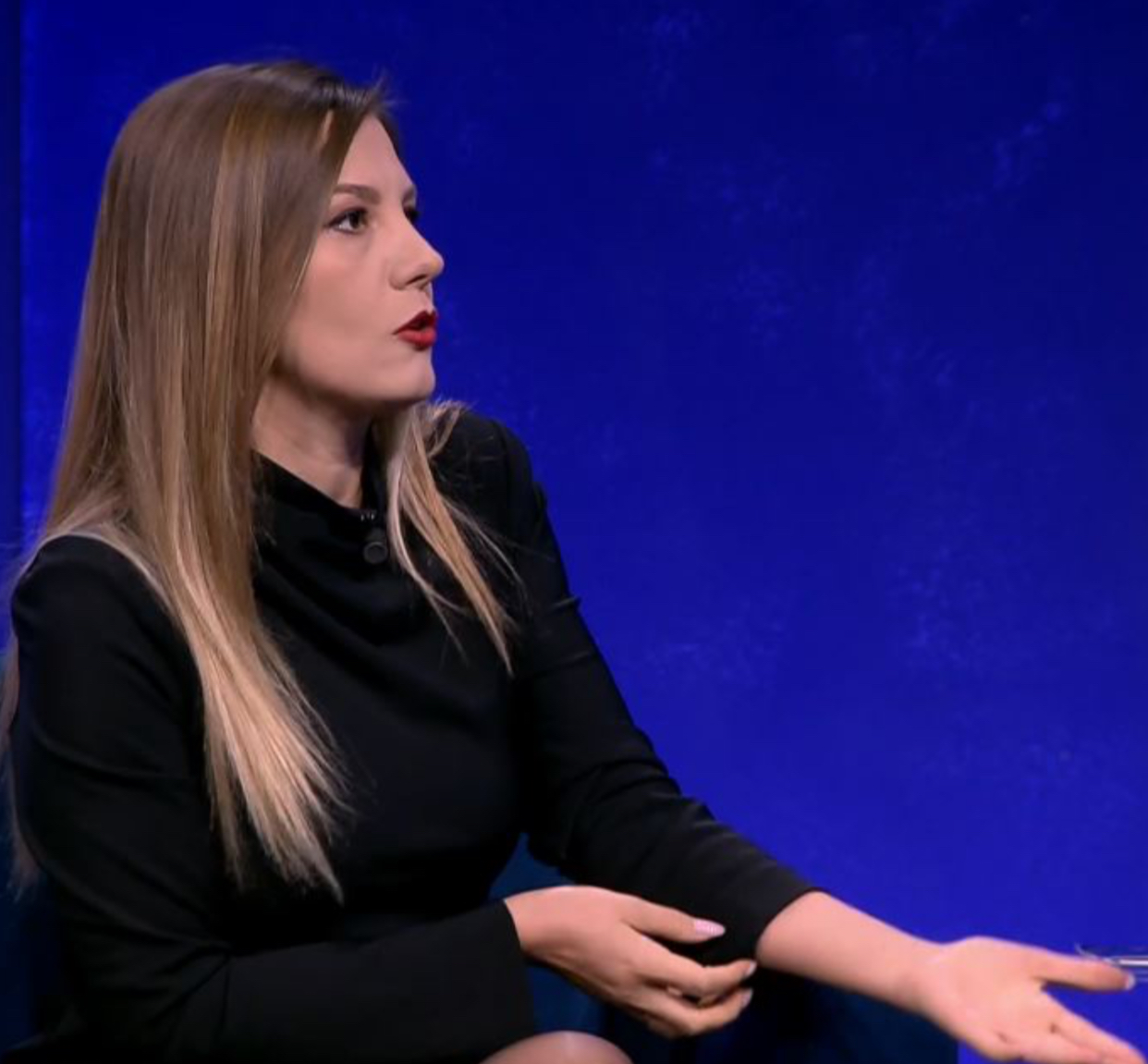 Elsa Skënderi: Politika ka dështuar në forcimin e arsimit, rritet pakënaqësia ndaj politikanëve